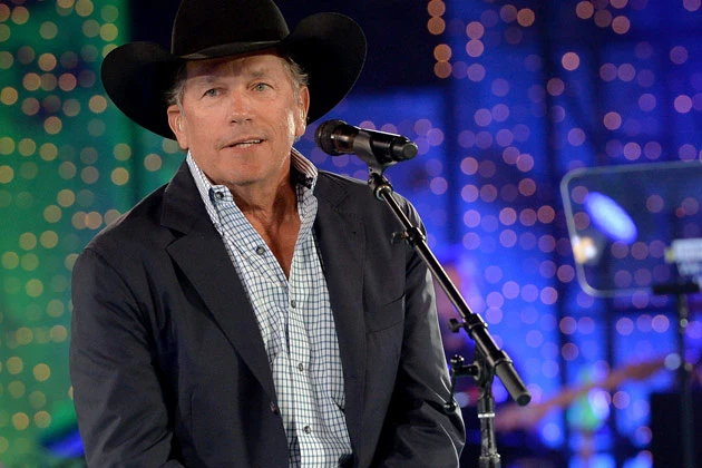 George Strait Wins 2013 CMA Entertainer of the Year Award