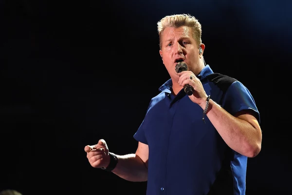 Mike Wallace Attacked Outside Rascal Flatts Concert Band