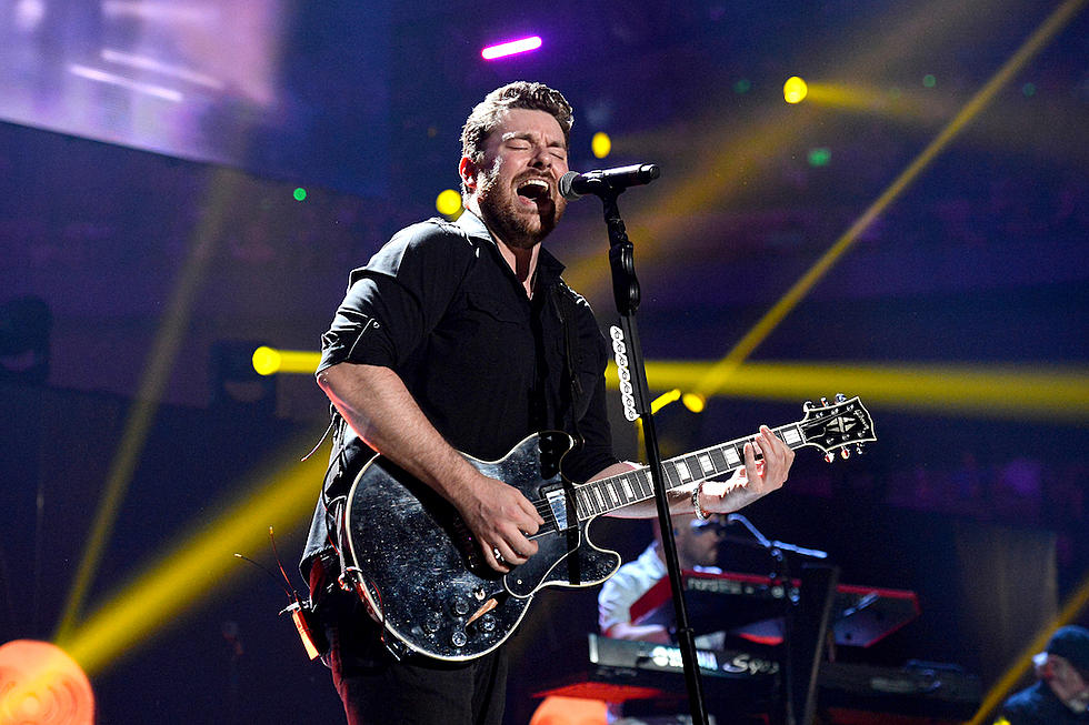 Chris Young’s ‘It Must Be Christmas’ to Feature Boyz II Men + More