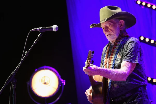 Willie Nelson Shares Details for 2017 Luck Reunion - The Boot