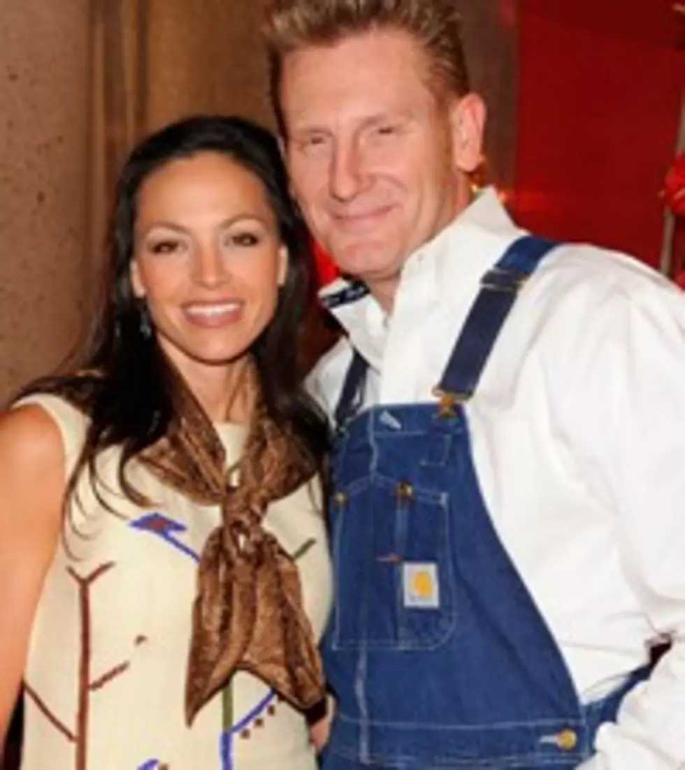 Joey + Rory Celebrate ‘A Farmhouse Christmas’