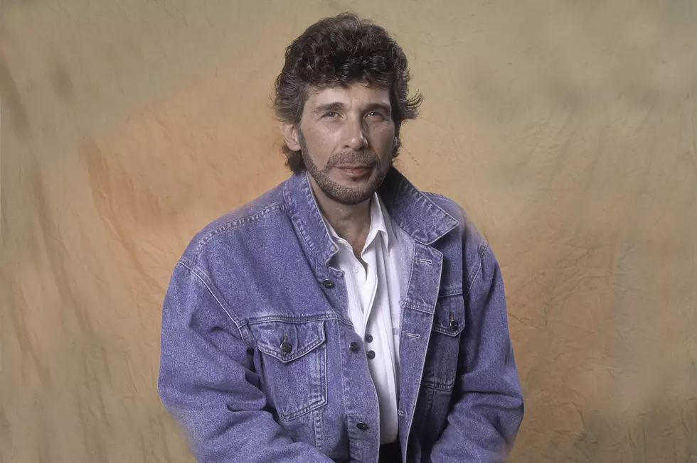 44 Years Ago: Eddie Rabbitt Hits No. 1 With ‘Every Which Way But Loose’