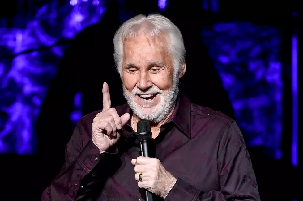 Kenny Rogers’ Memoir Talks of Drug Use and Plastic Surgery