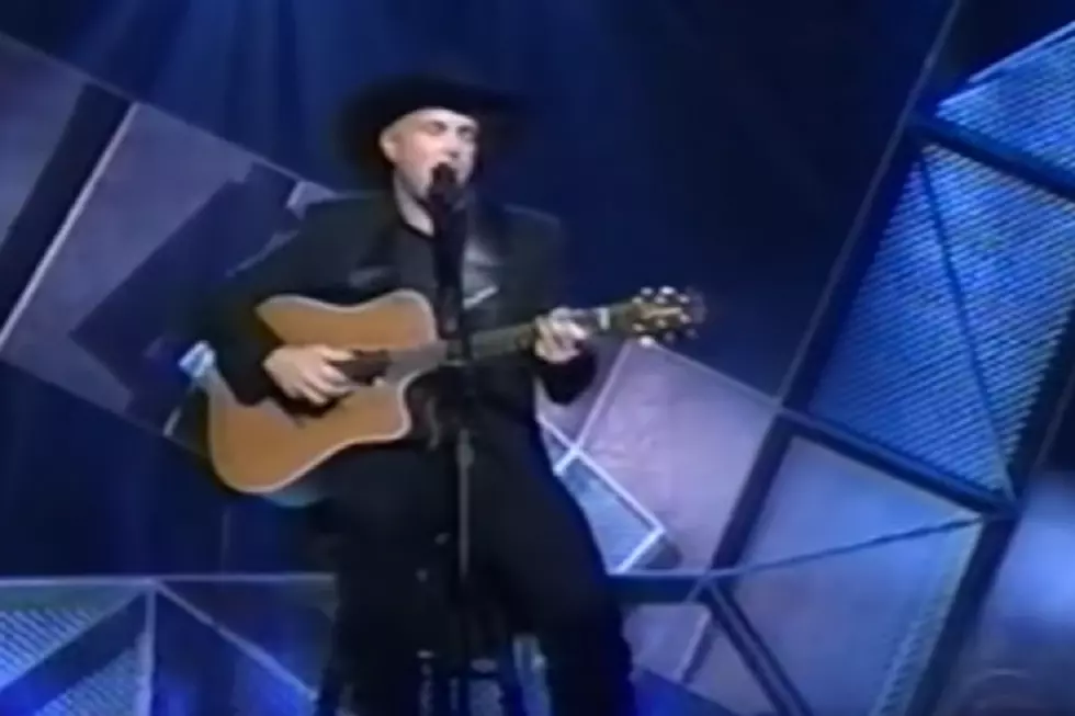 25 Years Ago: Garth Brooks Hits No. 1 With ‘To Make You Feel My Love’