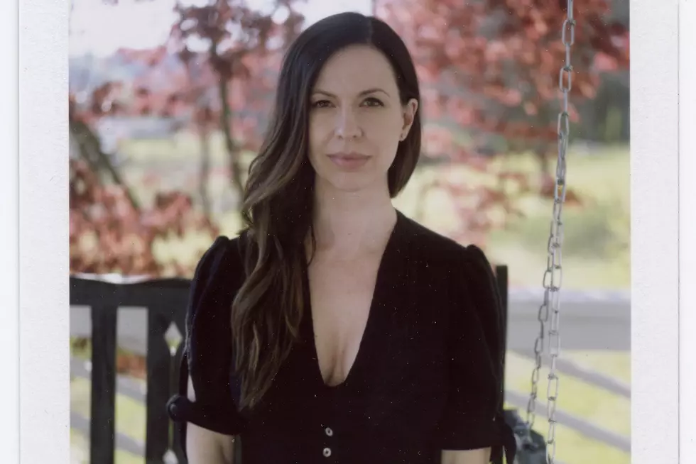 Interview: Joy Williams Embraces ‘Deep Desire to Simplify’ on ‘Front Porch’